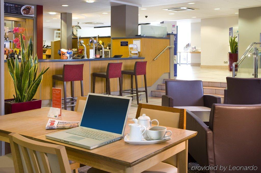 Holiday Inn Express Droitwich Spa By Ihg Ресторан фото
