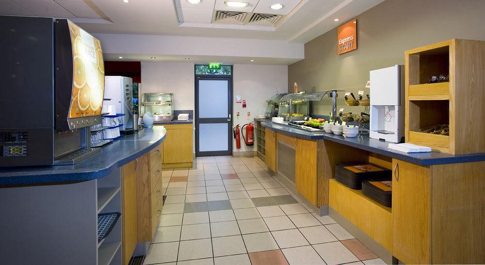Holiday Inn Express Droitwich Spa By Ihg Ресторан фото